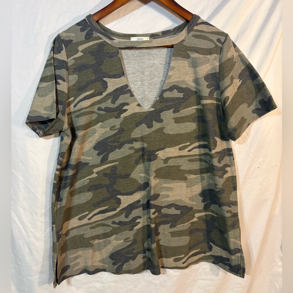Women’s Camouflage T-Shirt